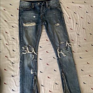 MNML ripped jeans sz 29